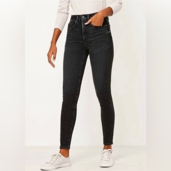 NWT Washed Black Modern Skinny Jeans - Picture 1 of 4